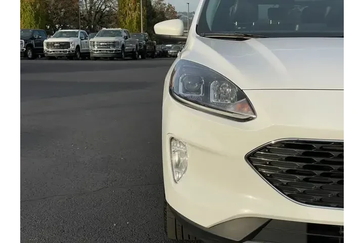 $15983 : Ford Escape 2022 AWD SEL 4dr image 8