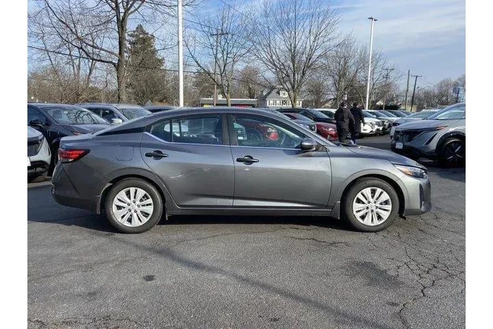 $14402 : Nissan Sentra 2025 S 4dr Sed image 3