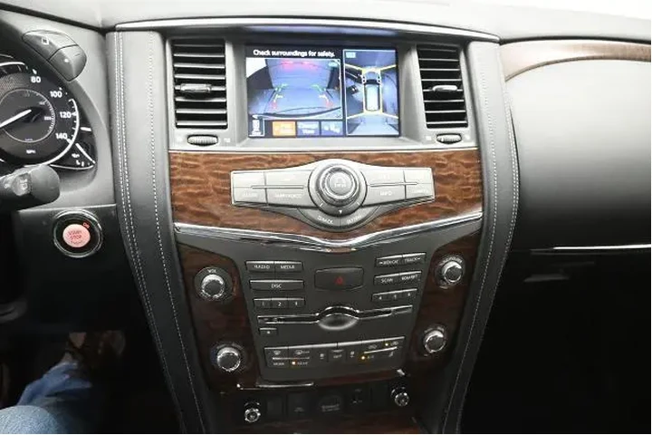 $21940 : Nissan Armada 2019 4x2 SV 4d image 3