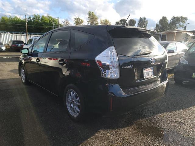 $9999 : 2013 Prius v Three image 6