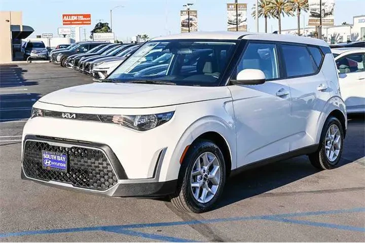 $14999 : Kia Soul 2024 LX 4dr Crossov image 3