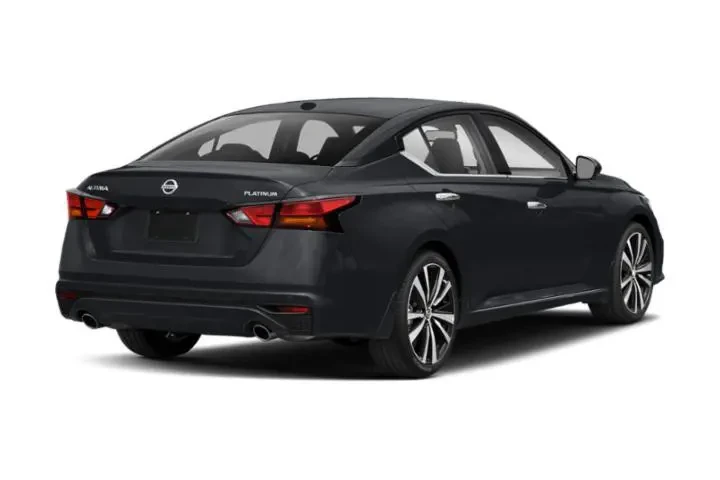 $16787 : Nissan Altima 2020 2.0 Plati image 3