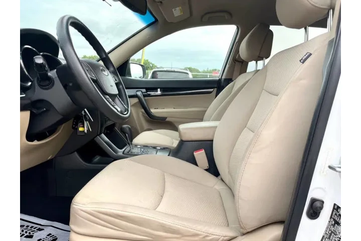 $7495 : 2011 Sorento LX image 10