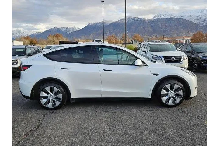 $28799 : Tesla Model Y 2023 AWD Long image 2