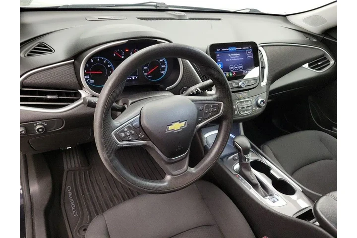 $18998 : Chevrolet Malibu 2023 LT 4dr image 9