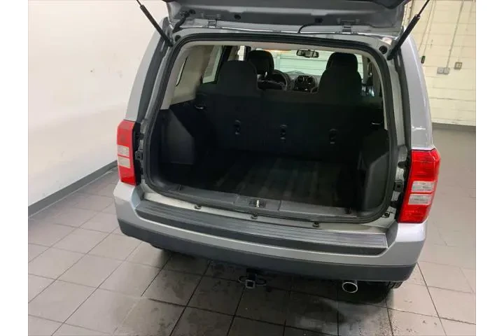 $14489 : Jeep Patriot 2017 4x4 Sport image 10