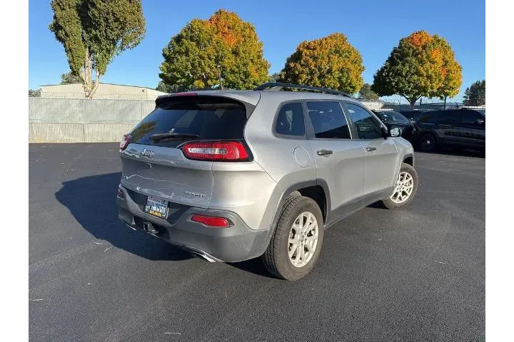 $11992 : Jeep Cherokee 2017 4x4 Sport image 5