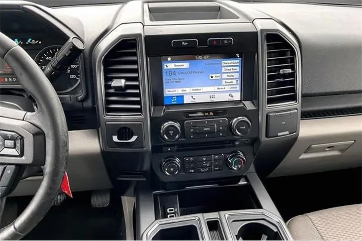 $17957 : Ford F-150 2018 4x2 XLT 4dr image 6