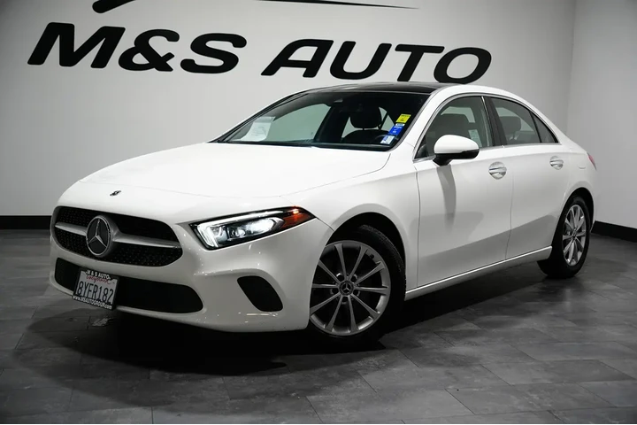 $27861 : 2022 A 220 image 3