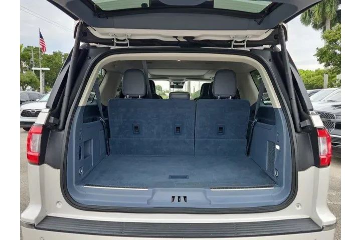 $34590 : Lincoln Navigator L 2019 4x4 image 6