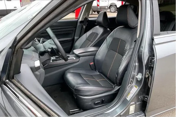 $19994 : Nissan Altima 2022 2.5 SR 4d image 7