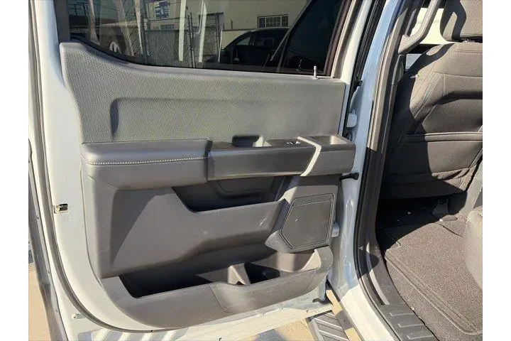 $38200 : Ford F-150 2023 4x2 XL 4dr S image 7