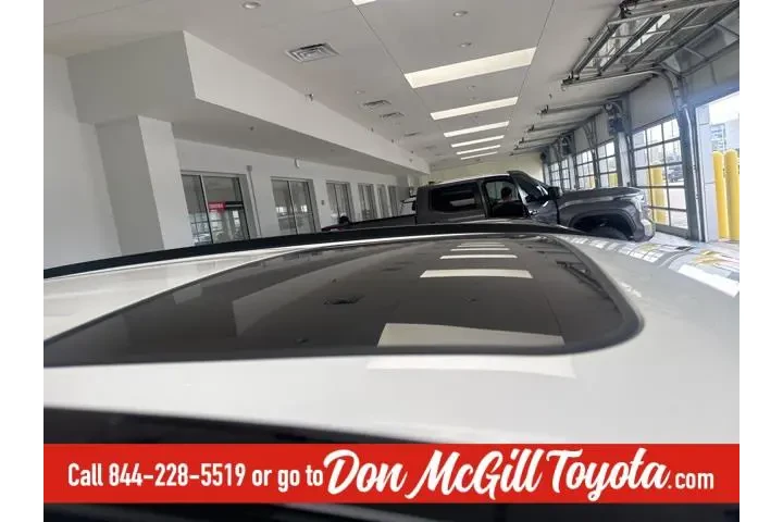 $28386 : Toyota RAV4 2024 AWD XLE 4dr image 7