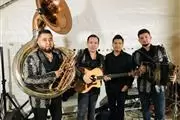 Grupo con Tuba en Orange County