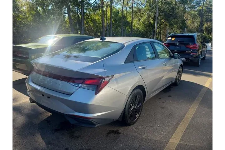 $15490 : Hyundai ELANTRA 2022 SEL 4dr image 4