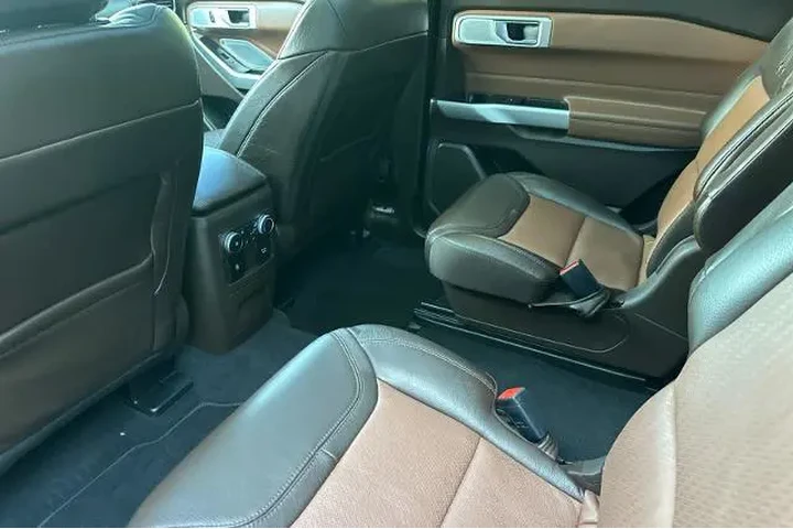 $31995 : Ford Explorer 2022 AWD King image 4