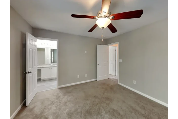 $1250 : Affordable Apartments For Rent image 7