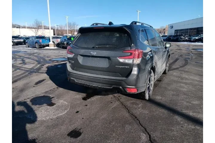 $30820 : Subaru Forester 2024 AWD Lim image 8