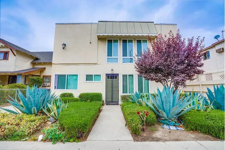 $1800 : Apartment Building image 2
