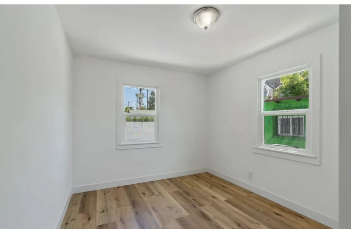 $2500 : Beautiful 3Beds /2Bath House image 9