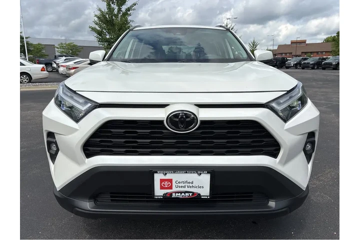 $34589 : Gold Certified2022 RAV4 XLE P image 7