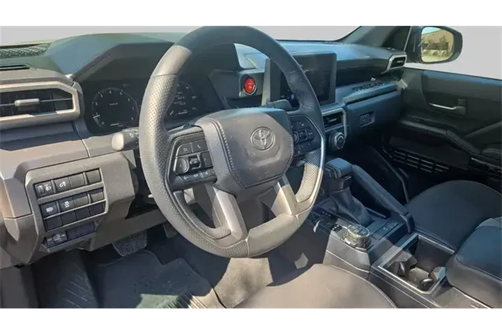 $38307 : Toyota Tacoma 2024 4x4 TRD O image 9