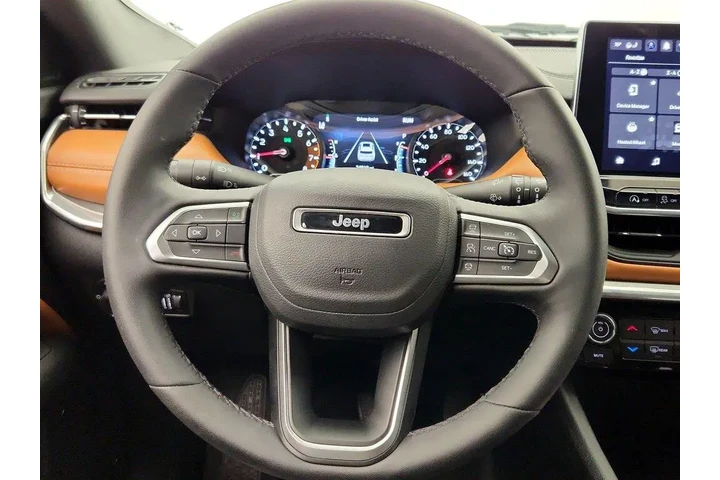 $25998 : Jeep Compass 2024 4x4 Limite image 10