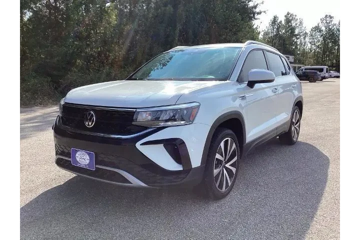 Volkswagen Taos 2022 SE 4dr image 3
