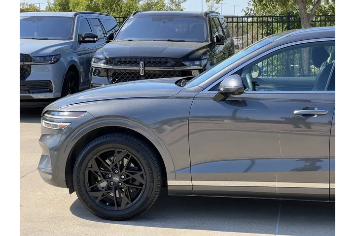 $28299 : Genesis GV70 2022 AWD 2.5T S image 5