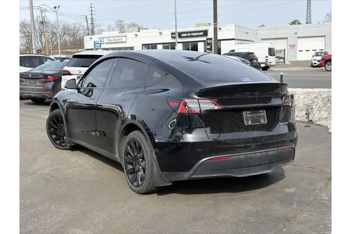 $28943 : Tesla Model Y 2023 AWD 4dr C image 4