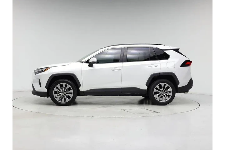 $28998 : Toyota RAV4 2023 XLE Premium image 3