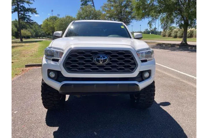 $32035 : Toyota Tacoma 2021 4x4 SR5 V image 9