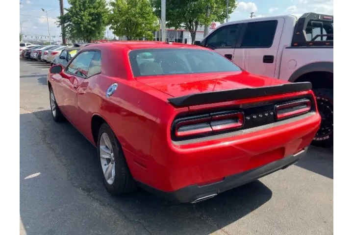 $27900 : 2023 Challenger SXT image 3