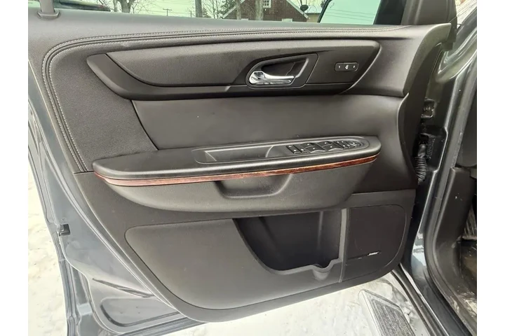 $8227 : 2013 Traverse image 9