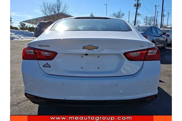 $18077 : Chevrolet Malibu 2024 LT 4dr image 4