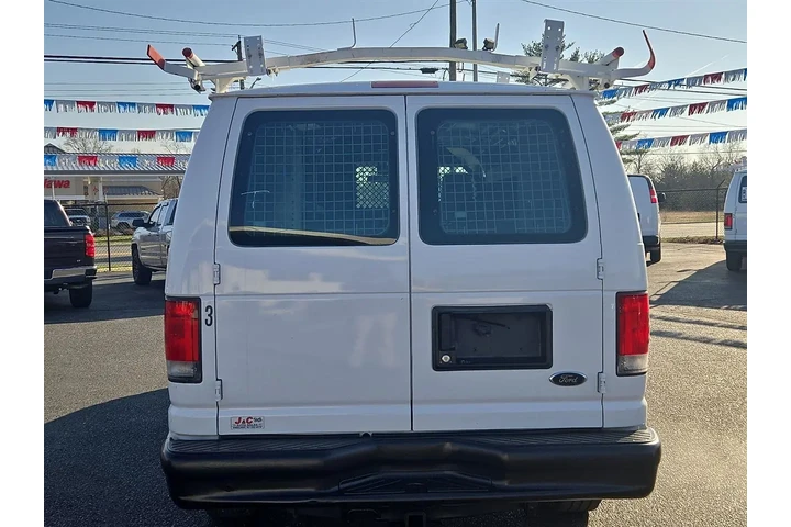 2014 Econoline E-150 image 5