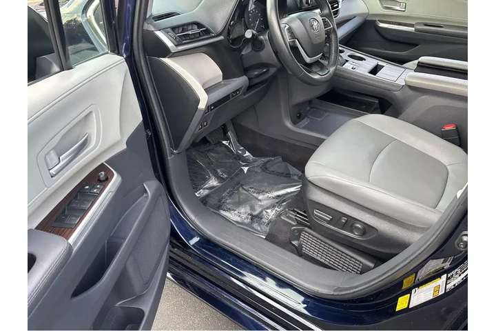 $42000 : 2024 Sienna XLE image 2