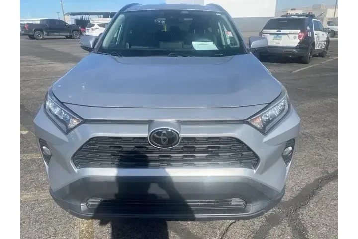 $22960 : Toyota RAV4 2021 XLE 4dr SUV image 2