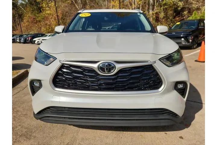$32500 : Toyota Highlander 2022 XLE 4 image 5