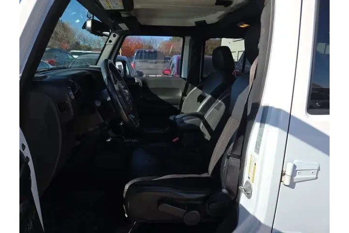 $24518 : Jeep Wrangler Unlimited 2017 image 9