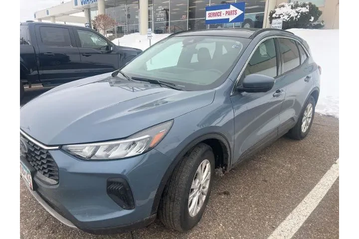 $19880 : Ford Escape 2023 AWD Active image 2