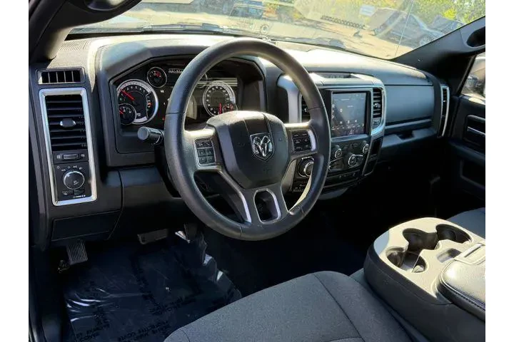 $25900 : Ram 1500 Classic 2022 4x4 SL image 4
