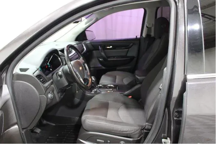 $10982 : Chevrolet Traverse 2017 LT 4 image 3