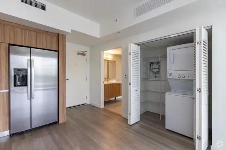 $1115 : 1bed 1bath image 7