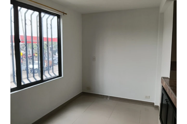 $550000 : Alquiler de estudio dama sola image 4