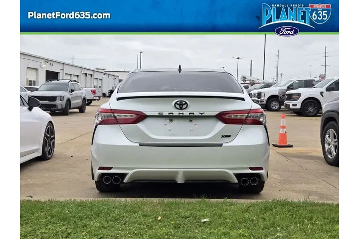 $22458 : Toyota Camry 2018 XLE V6 4dr image 5