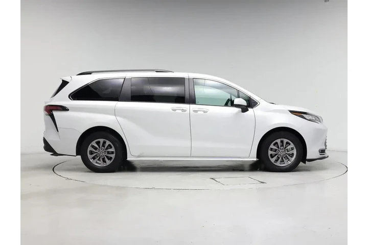 $33998 : Toyota Sienna 2022 XLE 8-Pas image 7