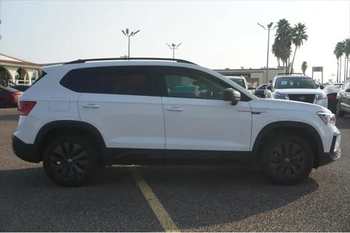 $21995 : Volkswagen Taos 2024 S 4dr S image 4