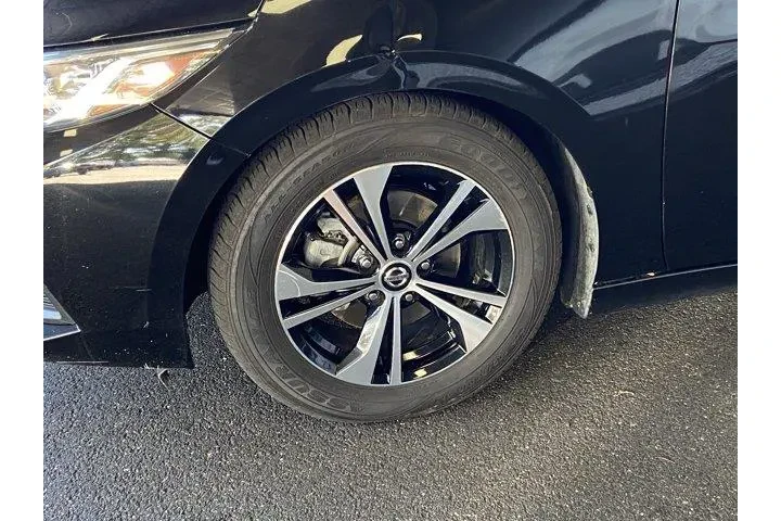 Nissan Sentra 2020 SV 4dr Se image 9