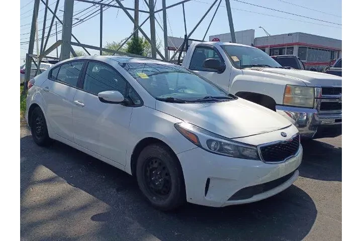$8800 : 2018 Forte image 2